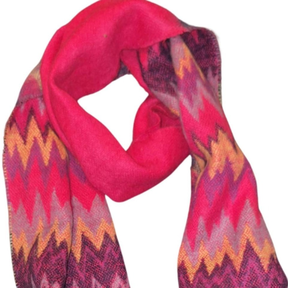 Croftโ and Barrow Better Than Cashmere Scarf Pink Purple Zig Zag Pattern Fringe